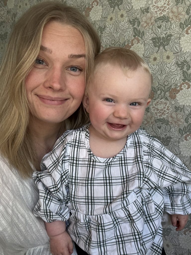Lova och yngsta dottern