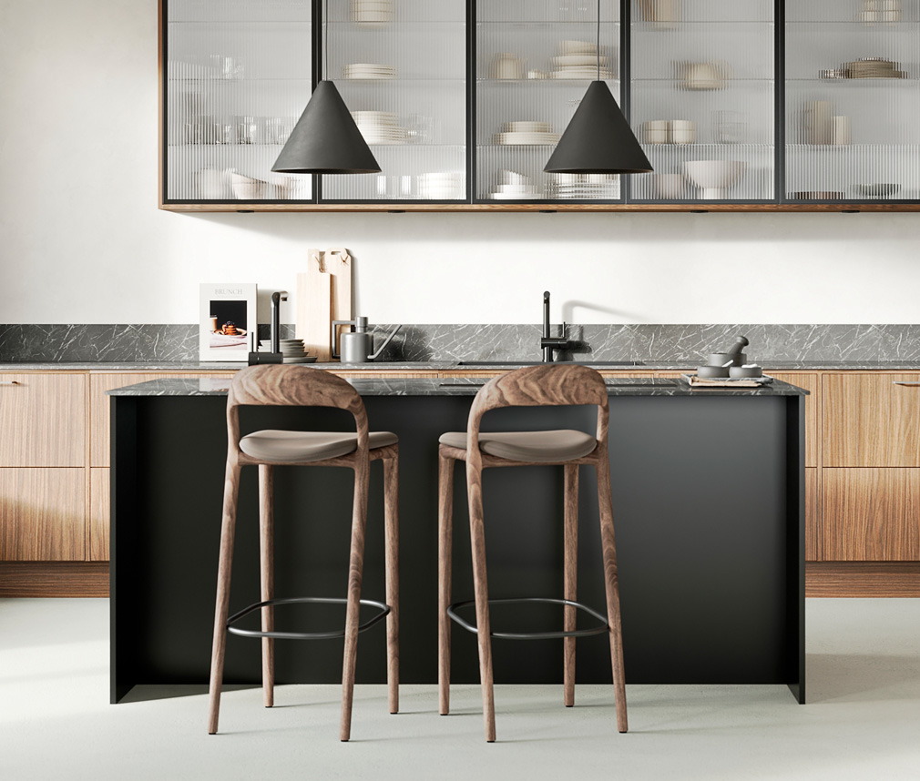 Modernt kök i valnöt och svart med bänkskivor i marmor Modernt kök i valnöt och svart med bänkskivor i marmor